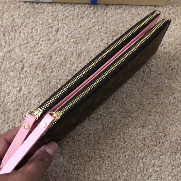 NWOT wallet - Picture 2 of 10